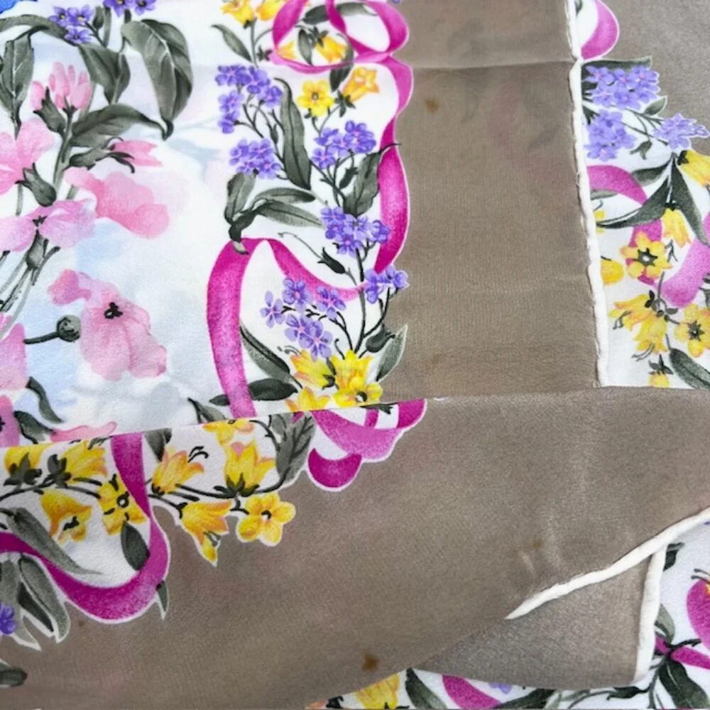 NINA RICCI PARIS  100% SILK SCARF  34